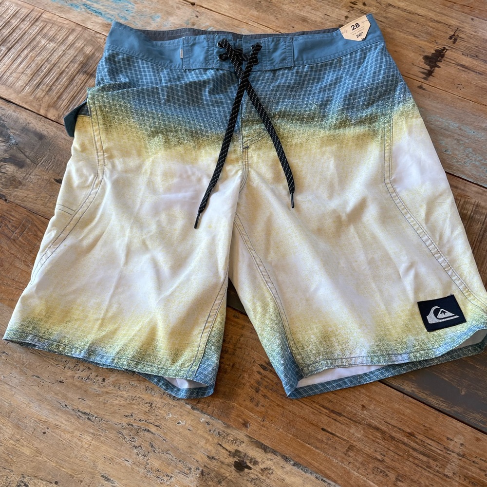 New Men’s Quicksilver Swim Trunks